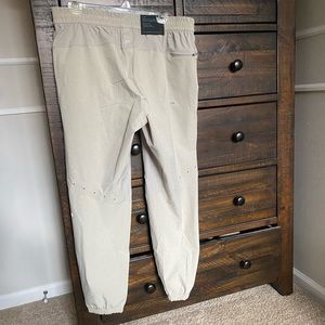 LULULEMON Mens License to Train Jogger (Large)